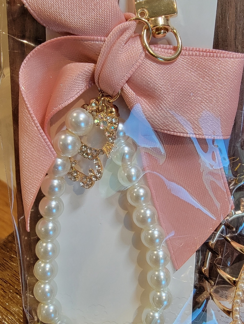 Pearl Kitty Zipper Pull 2 Piece Bundle With Kitty Hair Claw - Picture 2 of 4